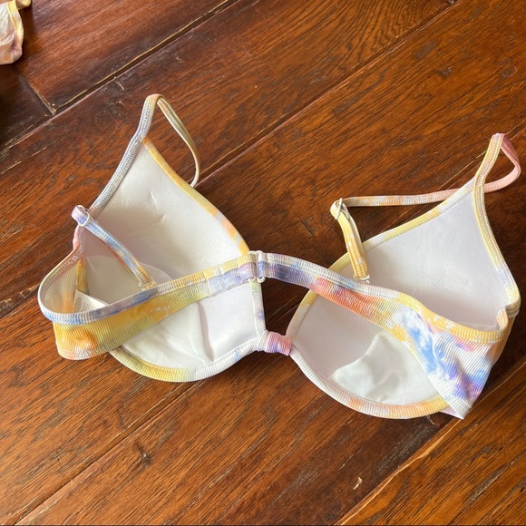 Body Glove Bikini Top and matching Cover Up Dress - Picture 3 of 5